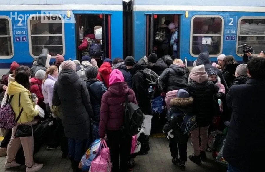 Друга хвиля еміграції з України? Експертка пояснила, чому після війни поїдуть чоловіки