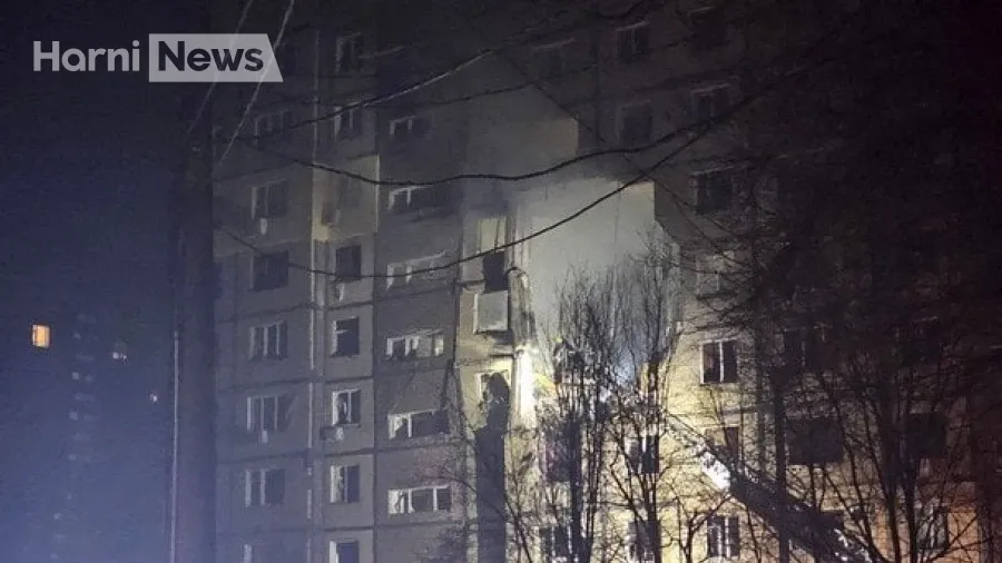 Удар дрона-камікадзе по Дніпру: що відомо і як мешканці вибиралися з-під завалів?