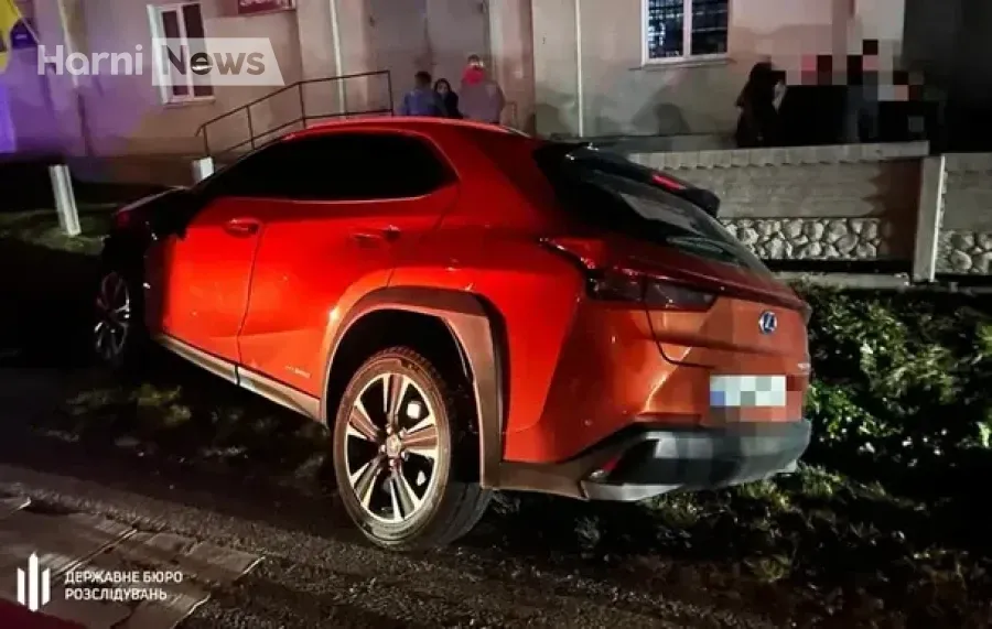 Суддя за кермом Lexus збила людей на переході: що відомо і які наслідки можливі?