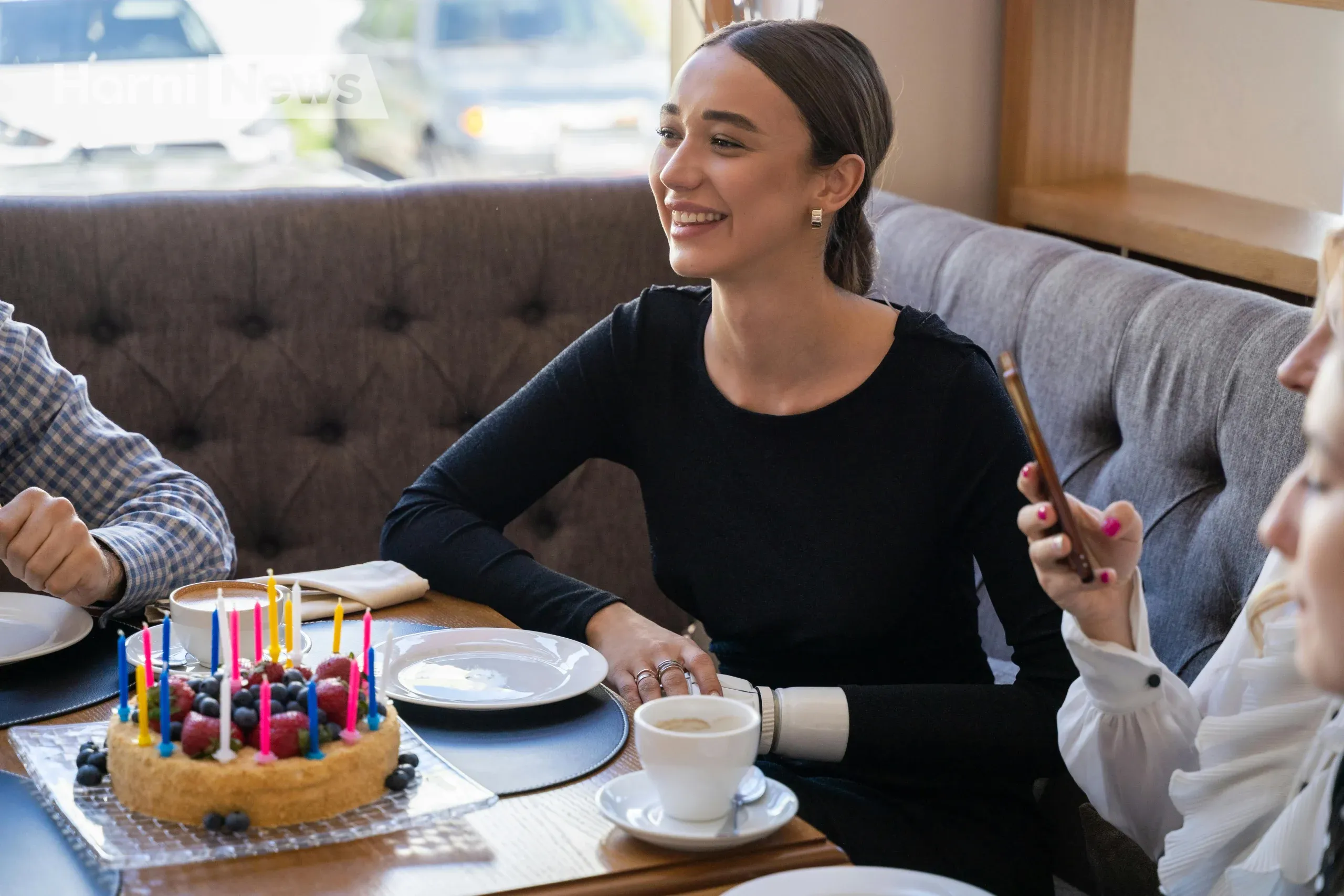 Привітання з днем народження жінці на роботі