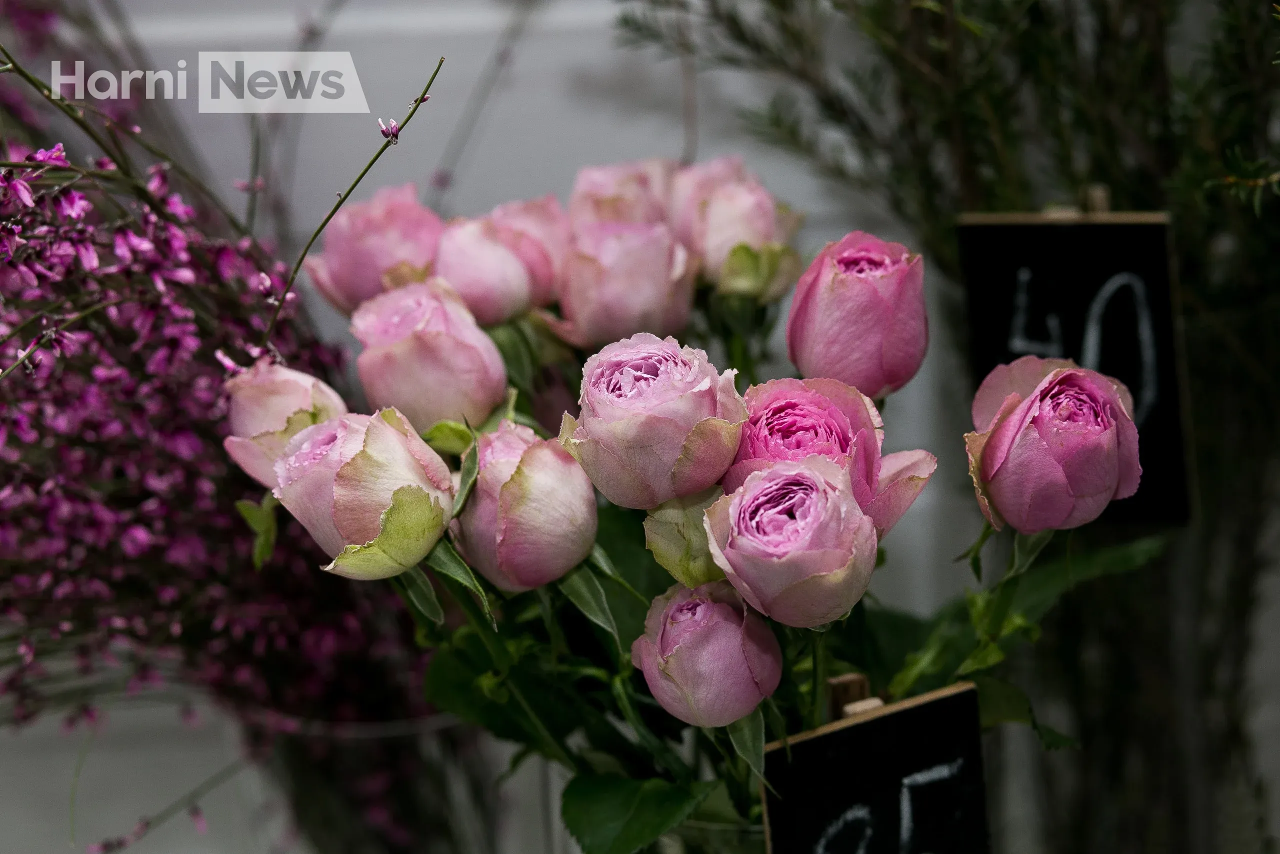 Де у Києві знайти троянди поштучно або стильний букет